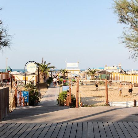 Hotel Bamby Rimini Esterno foto