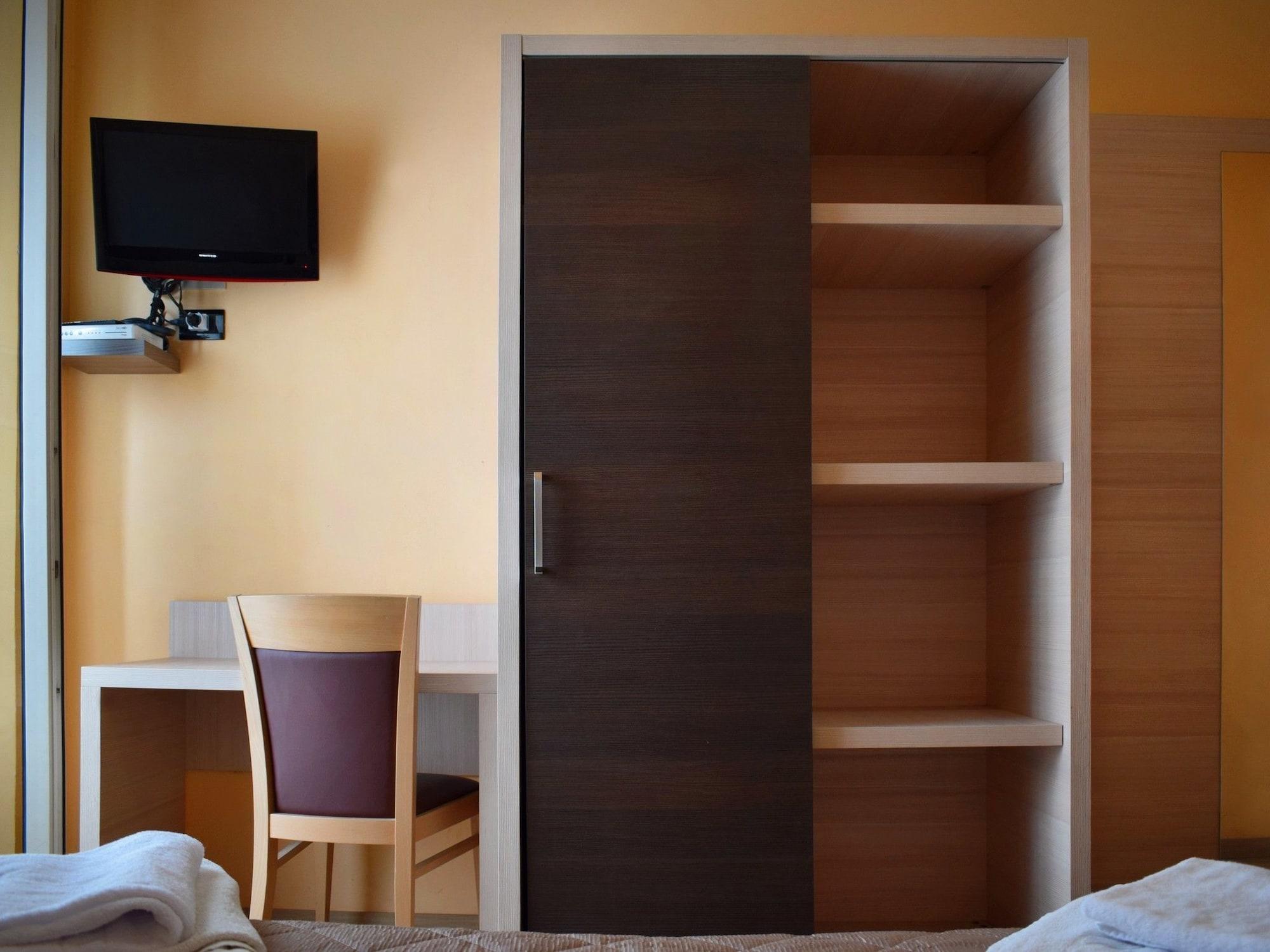 Hotel Bamby Rimini Esterno foto