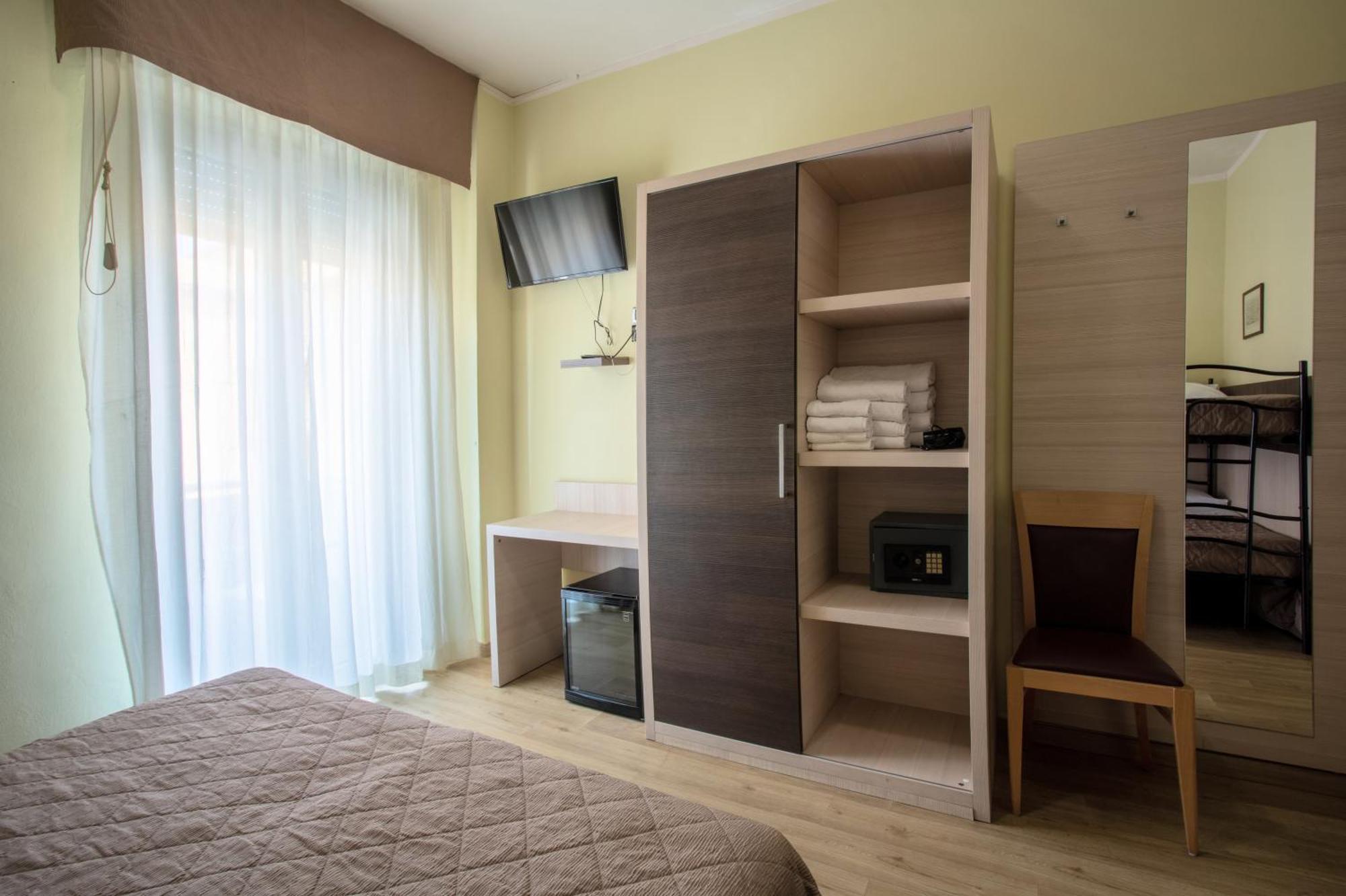 Hotel Bamby Rimini Esterno foto